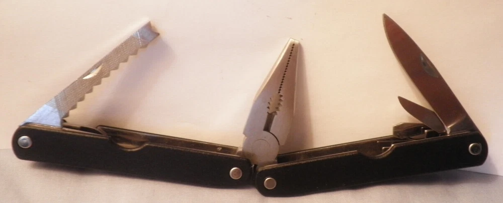 Multi-Tool Device with Case-Catalyst 98-Excellent Condition!
