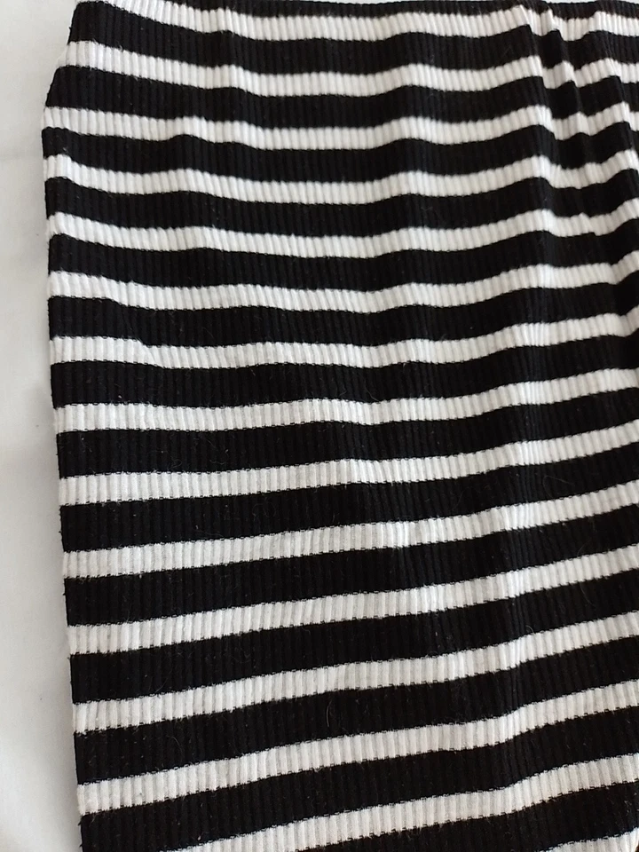 Ladies Skirt Oasis Size S Stretch Striped Black 26391 - Image 2 of 4