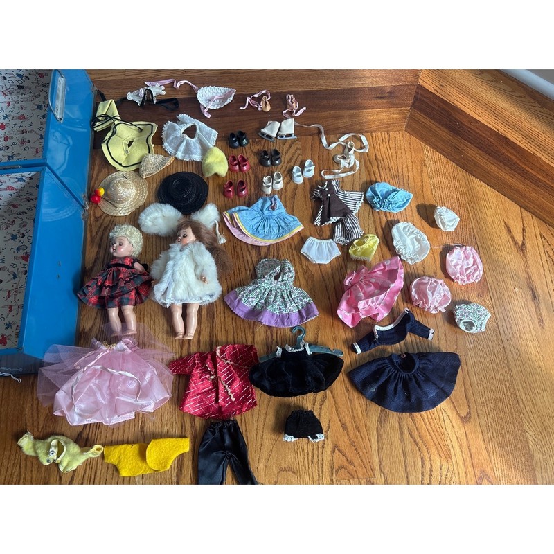 Vintage Vogue Ginny Doll Lot 2 Dolls Clothes Hats Hangers Metal Carrying Case