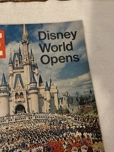 Vintage Life Magazine October 15 1971 Disney World Opens FREE SHIP - Picture 4 of 15