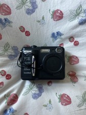 Nikon Coolpix 880  3.3MP, 2.5x Optical Zoom Many extras