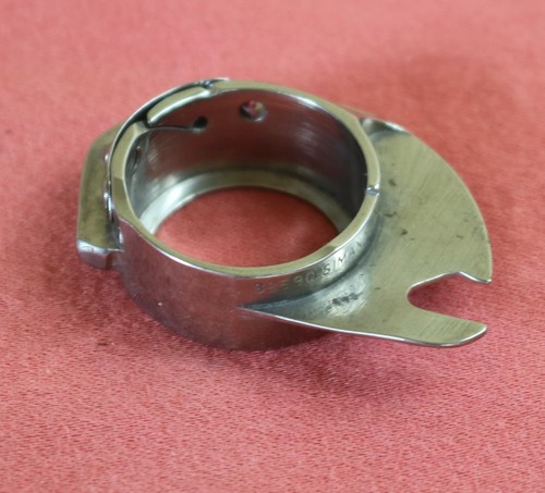 Vintage Singer Bobbin Case 32590 for Singer 66 99 185 192 - Picture 3 of 4