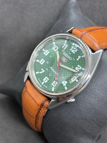 Vintage Refurbished Seiko 5 Automatic Day/Date Japan Men's Wrist Watch