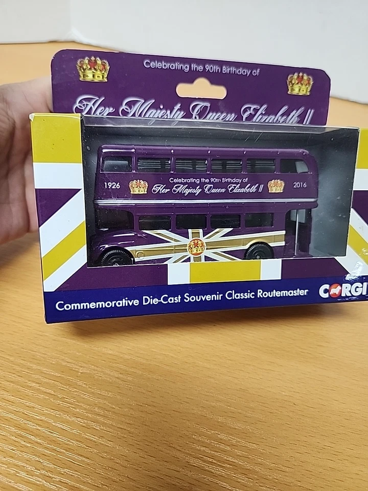 NEW~CORGI ~ Commemorative Die-cast ~ Classic Routemaster ~ QUEEN'S 90th Birthday - Image 2 of 4