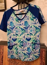Scrubs Womens Watercolor Floral Print Short Sleeve Silky Micro Fiber Top Size M