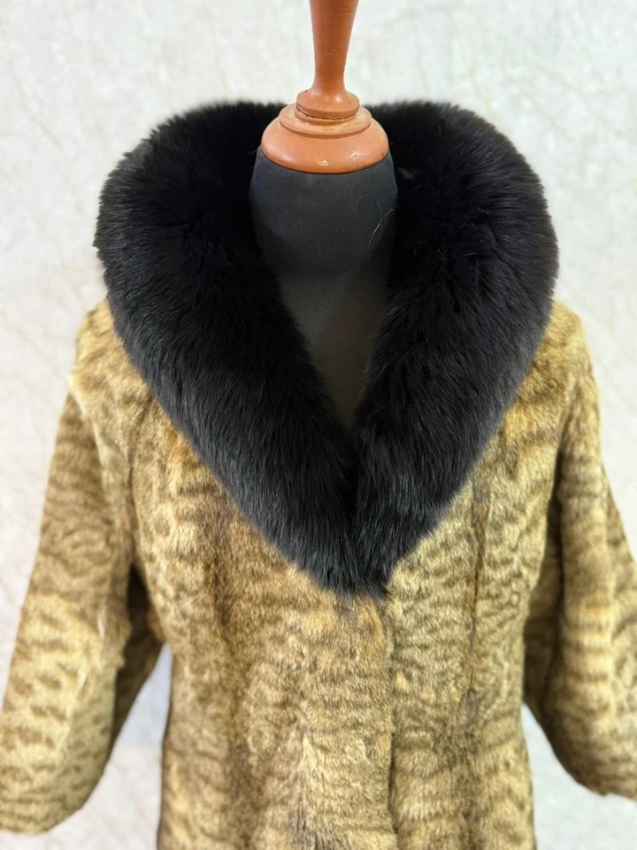 Casaco de pele manchada vintage com colarinho e punhos de raposa preta – (peito 45”, comprimento 45 - Imagem 3 de 4