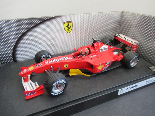 Modellautos 1:18 Hot Wheels Mattel Ferrari F 2000