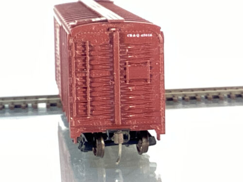 Roundhouse HO Lot/2 CB&Q Box Cars, One OSB, One Steel side, Metal Wheels, Kncl C - Picture 5 of 6