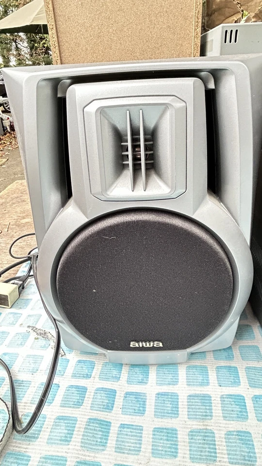 Aiwa CX-NA202U Cambiador de CD de 3 Discos Doble Cassette Compacto Estéreo Sistema Super TBass Foto 4 de 4