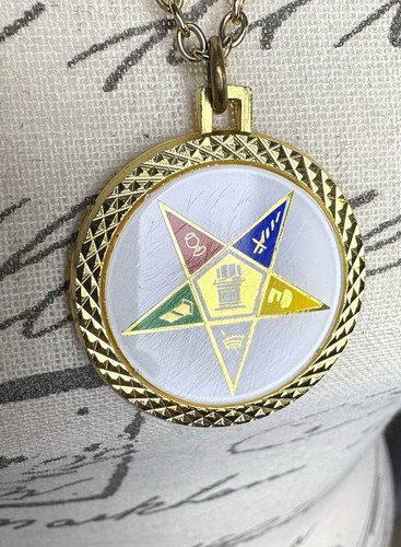 VINTAGE MASONIC EASTERN STAR PENDANT NECKLACE WITH REPLICA GOLD 1776 COIN - Picture 2 of 6