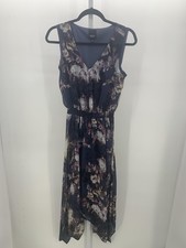 Vera Wang Size Medium Misses Sleeveless Dress