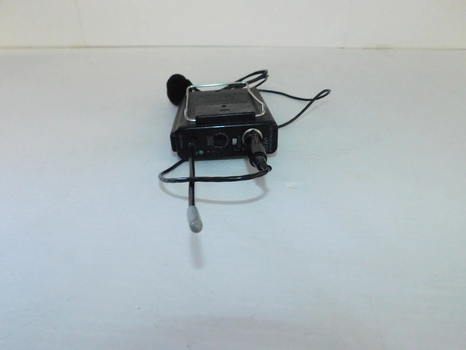 LECTROSONICS UM100 LECTRO UM100 UHF BLOCK 28 (LSB40) - Image 4 of 4