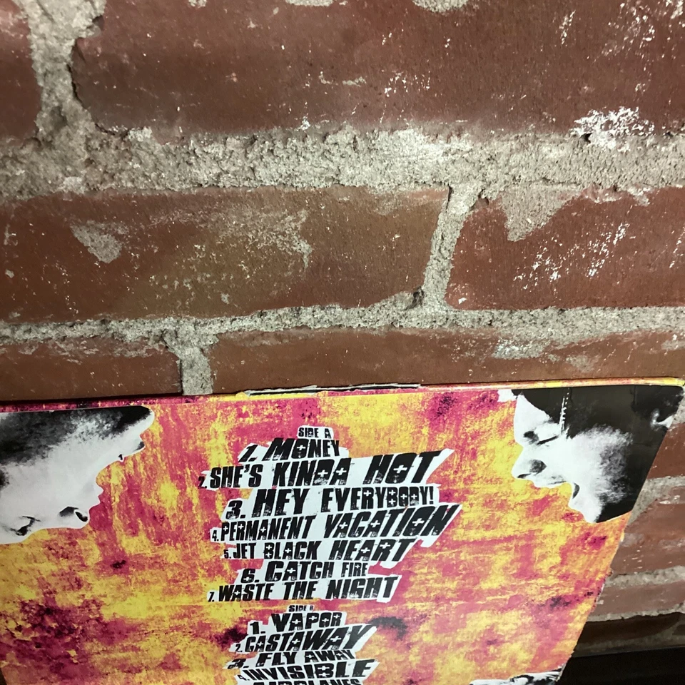 5 Seconds of Summer  Sounds Good Feels Good Pink Vinyl 5SOS - Image 3 of 4