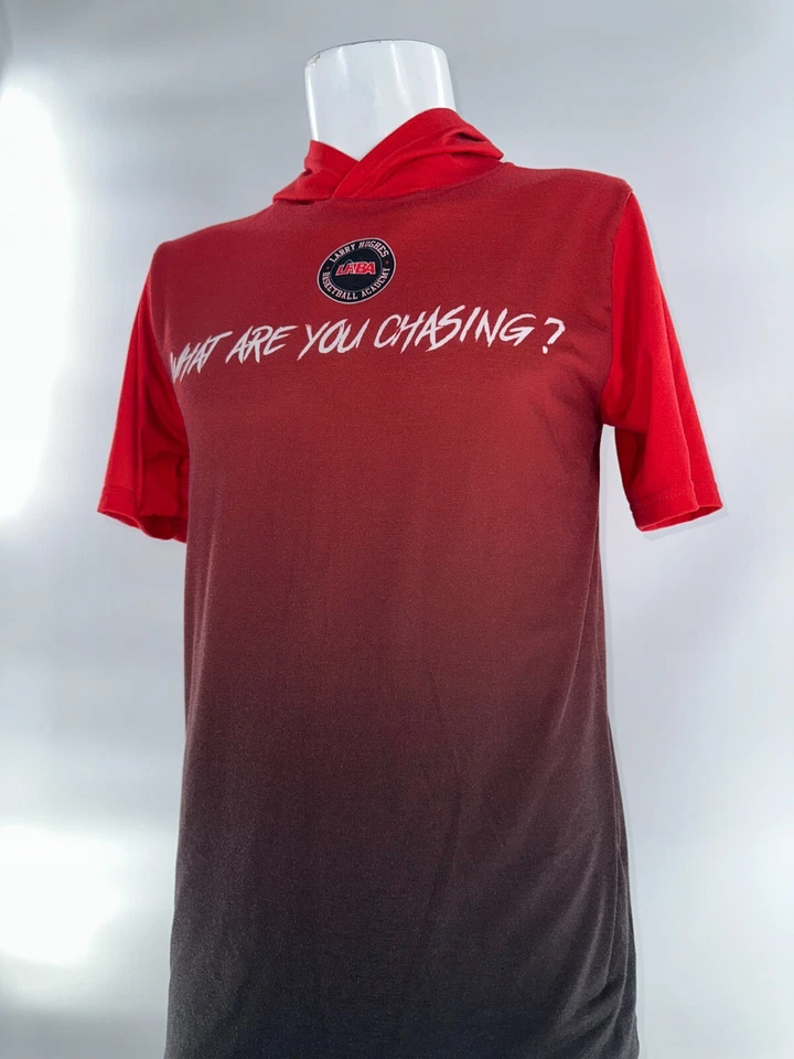 Camiseta com capuz Larry Hughes Basketball Academy masculina S vermelha poli elastano YGI K4-64 - Imagem 3 de 4