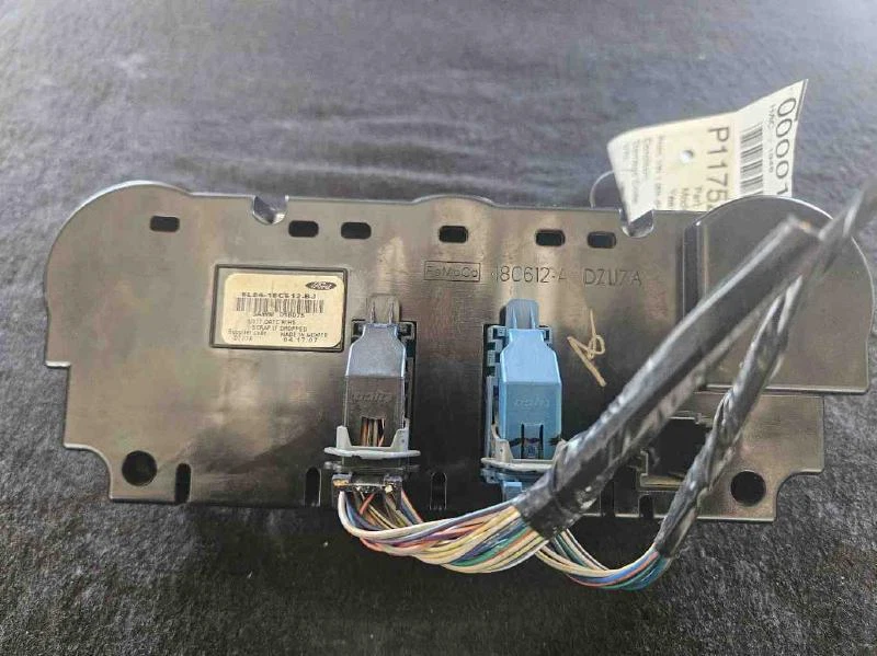 2008 Mercury Mariner Manual Climate AC Heater Control OEM - Image 3 of 4