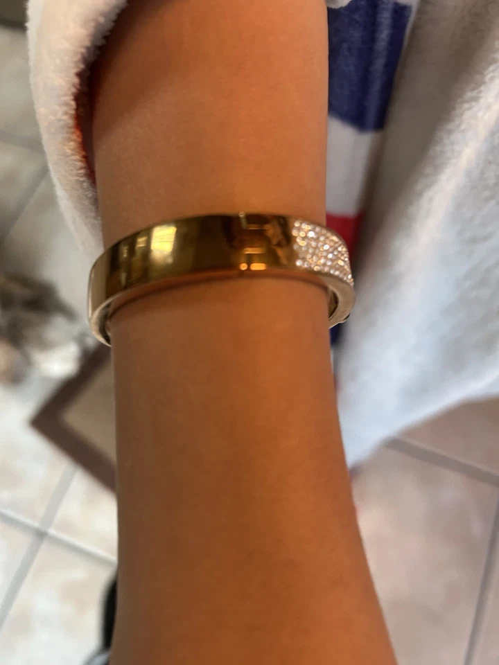 Brazalete brazalete para mujer Michael Kors cristal pavé delicado bisagra Foto 3 de 3