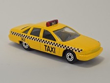 1991 91 Chevrolet Caprice NYC Yellow Cab Collectible 1/64 Scale Die-Cast Model