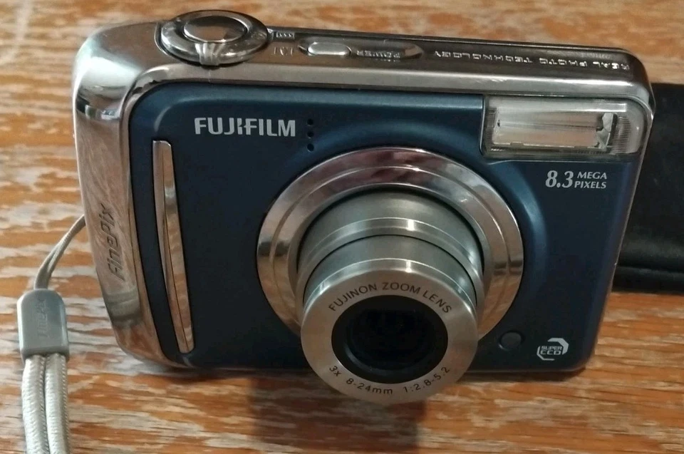 FUJIFILM FINEPIX A800 8.3 MEGAPIXEL DIGITAL CAMERA 2GB MEMORY CARD, photo 3 of 5