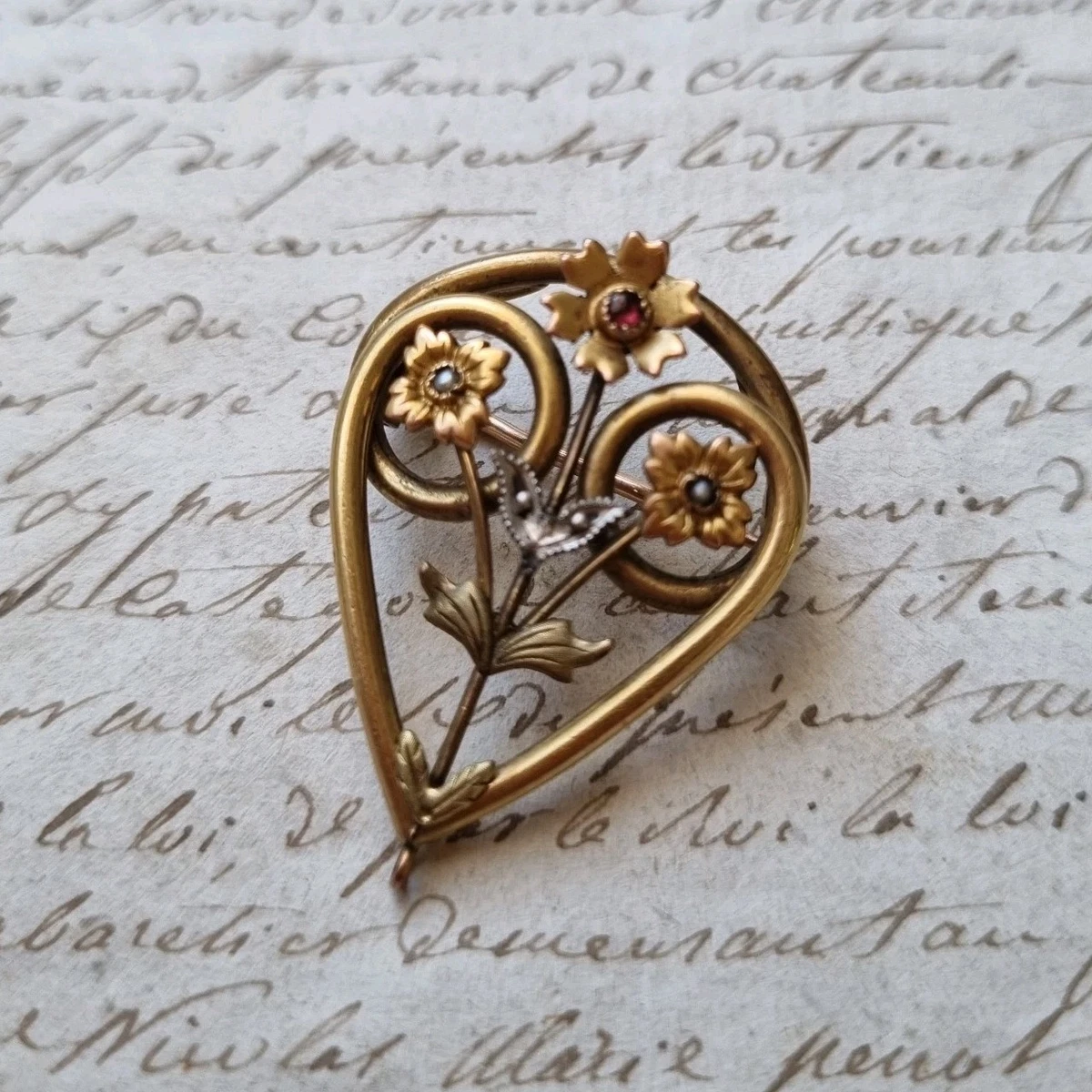 Broche ancienne Napoléon III fleur plaquée or - Montres & Bijoux