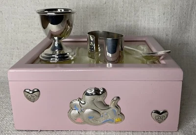 Set Eierbecher Löffel Serviettenring versilbert in rosa Geschenkbox - Bild 1 von 4