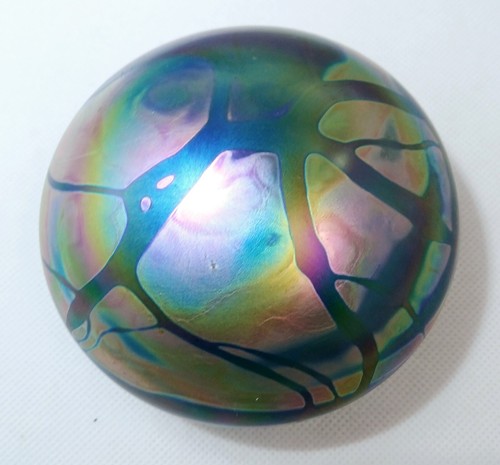 Gary Levay Signed Iridescent Hand Crafted Blown Art Glass Round Paperweight - Picture 6 of 9
