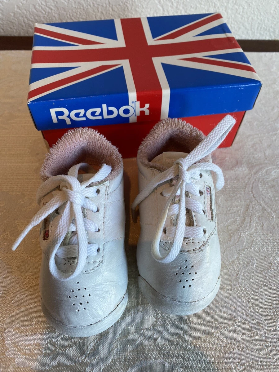 Infant girl deals reebok shoes