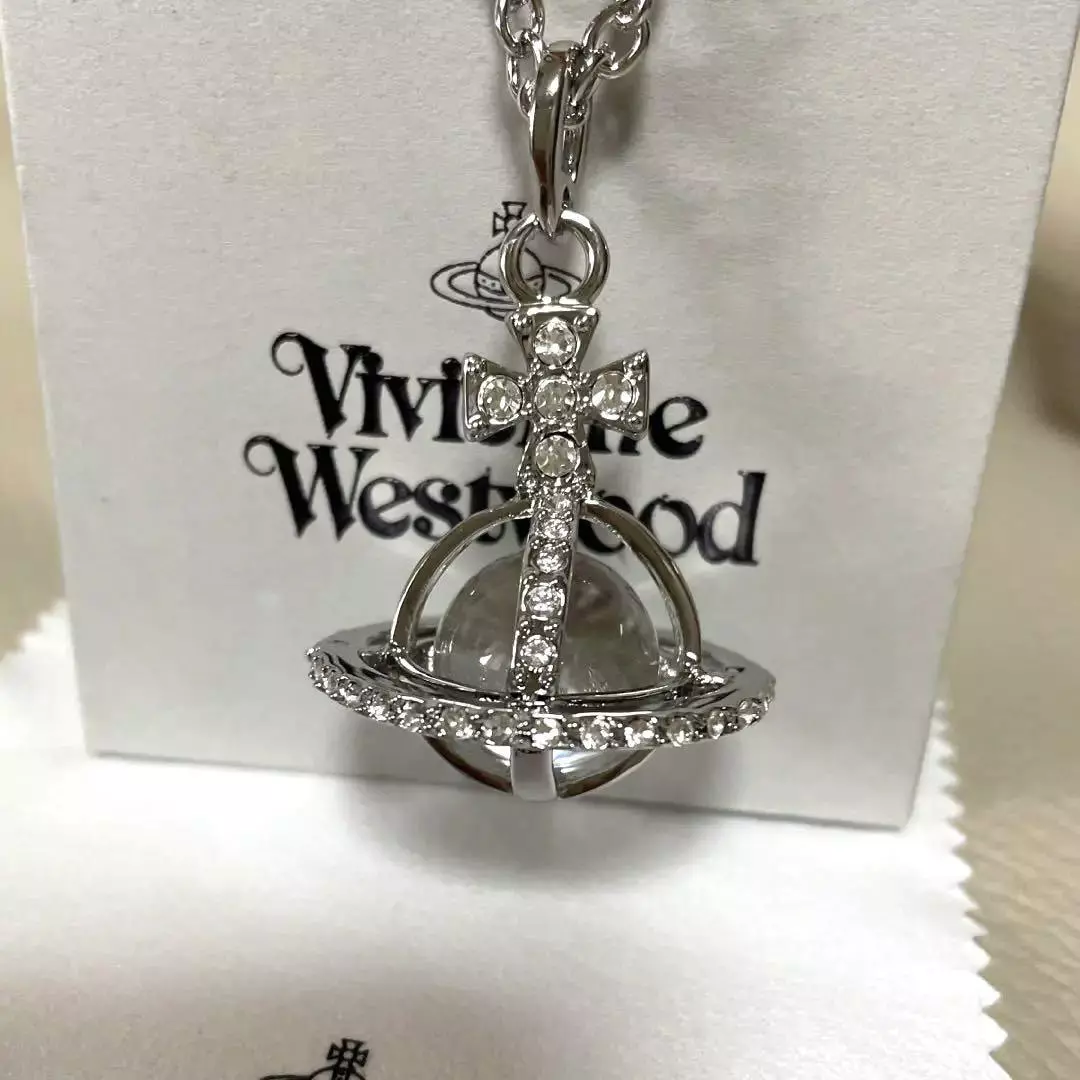 Trinity Trend: The Vivienne Westwood Necklace – The University Times