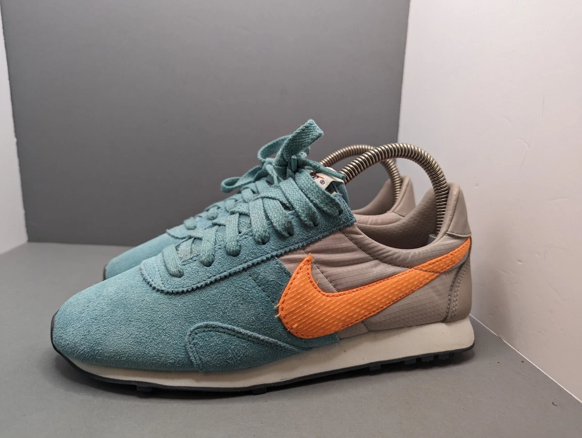 Nike women's pre shop montreal racer vintage