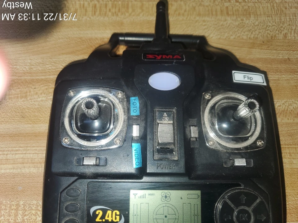 Syma X5c Explorers 2.4g 4ch 6 Axis Gyro RC Quadcopter Drone With HD Camera  - Image 2 of 3