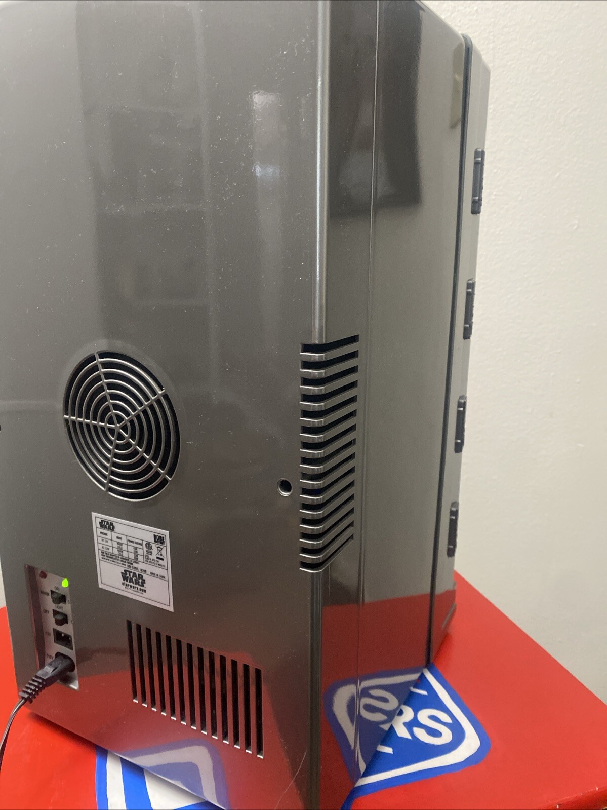 Star Wars Han Solo Carbonite 12 Litre Thermoelectric Cooler Mini Fridge