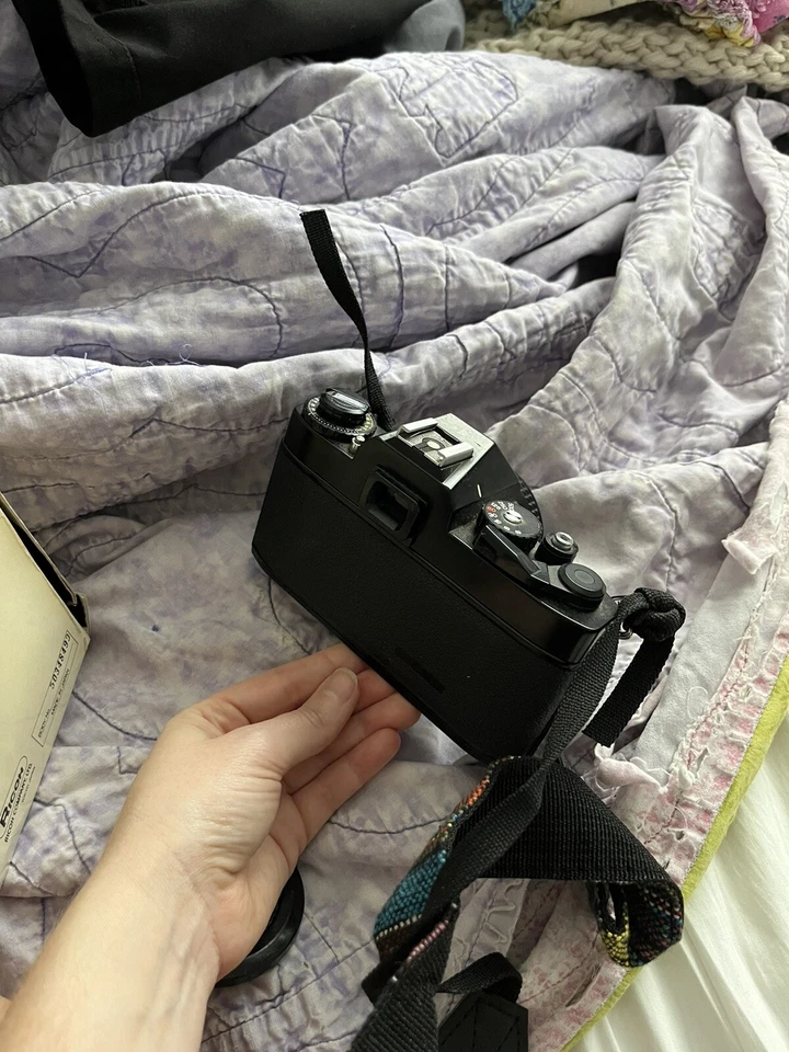 Cámara Ricoh KR-5 Super 35 mm película SLR negra con estuche y correa LIMPIA Foto 2 de 4