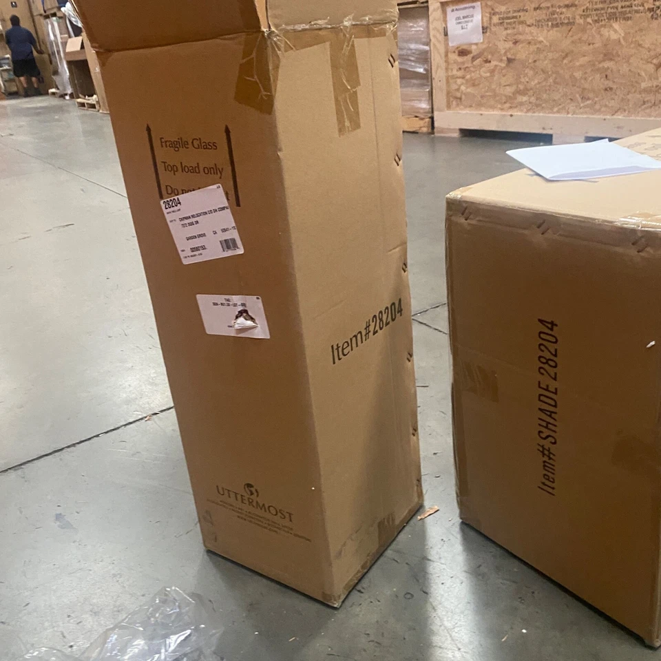 Lámpara de mesa de cerámica de 31" de alto Uttermost 28204 Savin solo $200, 33% de descuento al por menor - gris Foto 4 de 4