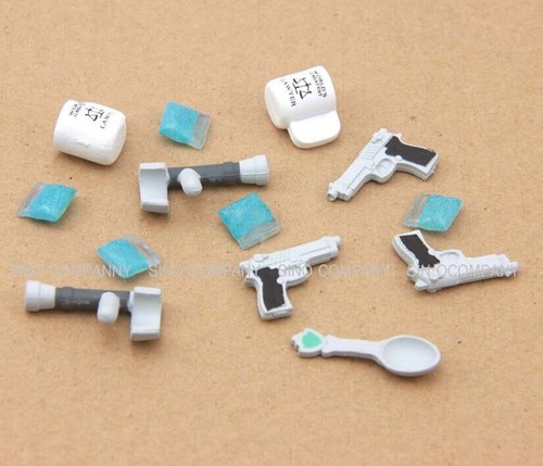 13pcs Guns Accessories For Breaking Bad & Doctor Who Titans Vinyl's Figures - Picture 3 of 3