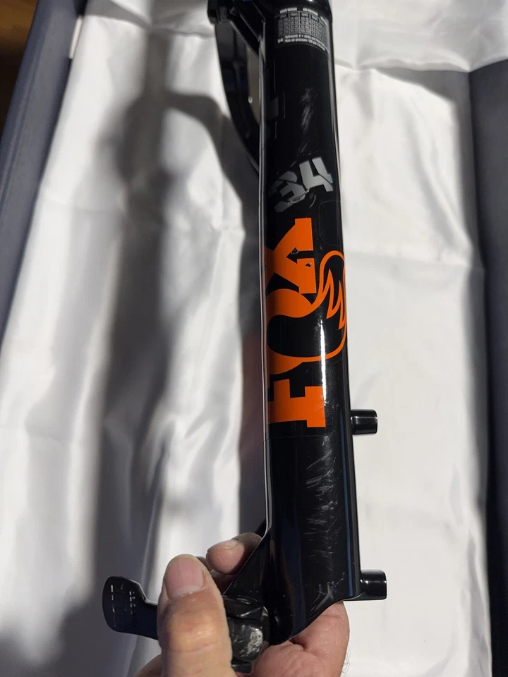 Horquilla cónica FOX 34 Float Factory FIT4 29"" 130mm Kashima Boost 44mm offset. Foto 3 de 4