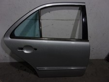 A2107302405 RECHTE HINTERE T&Uuml;R / 4 PUERTAS / GRIS / 4839674 F&Uuml;R MERCEDES-BENZ CL