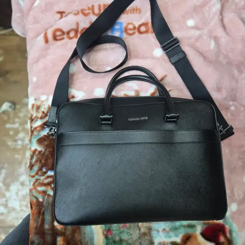 Michael Kors Black Document Shoulder Bag Unisex thumbnail 3