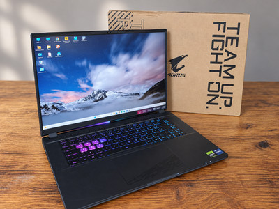 GIGABYTE AORUS 16X ASG-63DEC65SH i9-14900HX RTX 4070 32GB 2TB 165Hz