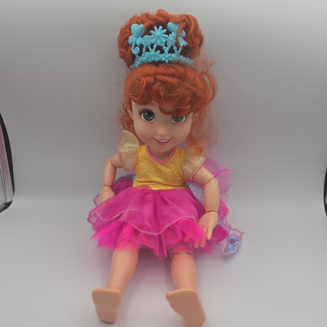 disney character with red hair and green dress Green dress princess disney