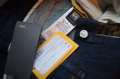 FENDI SLIM FIT WRINKLED DISTRESSED TREATMENT DARK BLUE DENIM FENDI SLIM FIT WRINKLED DISTRESSED TREATMENT DARK BLUE DENIM
