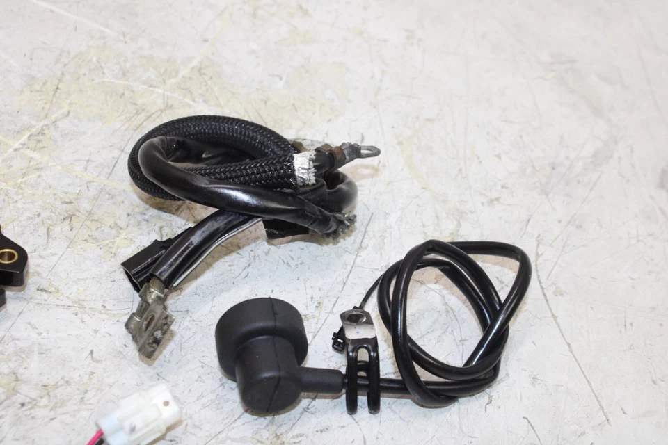 Suzuki vstrom 1000 DL1000A 2014 ABS OEM SENSOR DE INTERRUPTOR NEUTRO CON CABLES VARIOS Foto 4 de 4