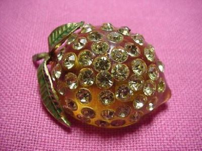Beautiful Forbidden Fruit Lemon Pin  (PL229)