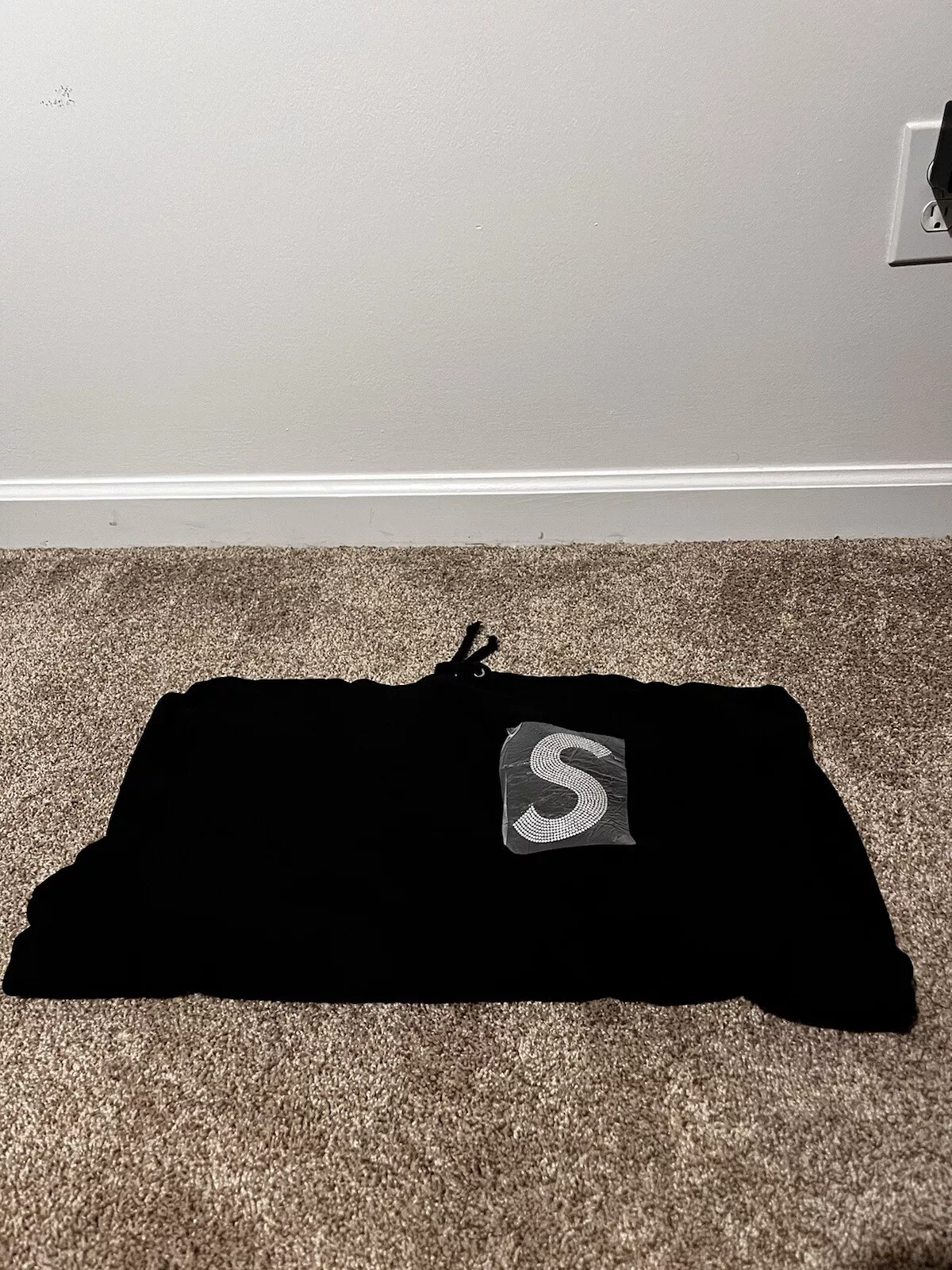 Sweat à capuche Supreme x Swarovski Crystals noir logo S taille L neuf
