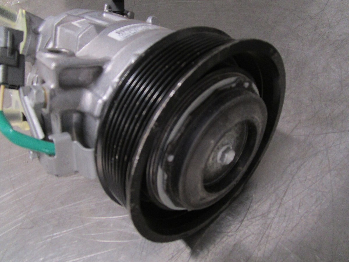 New (w/broke plug) A/C AC Compressor 7SAS17C MC447140-4201