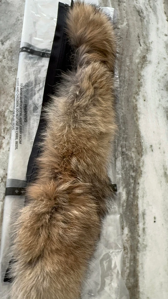 Canada Goose Coyote Replacement Fur23" with framing wire Unisex fur parka MSR295 - Image 3 of 4