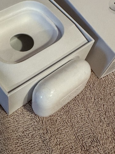 Apple AirPods Pro 2nd Generation with MagSafe Charging Case - 第 6/10 張圖片