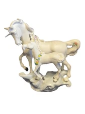 Hallmark” Magical Unicorn Collection” Loves Reflection 5 1/2”, 8000 QEC 9274