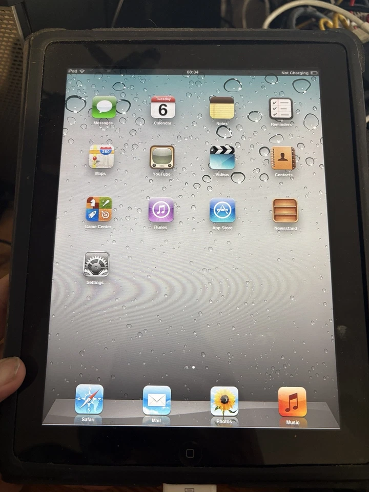 Apple iPad (1st generation) · 64GB · Wi-Fi, photo 1 of 3