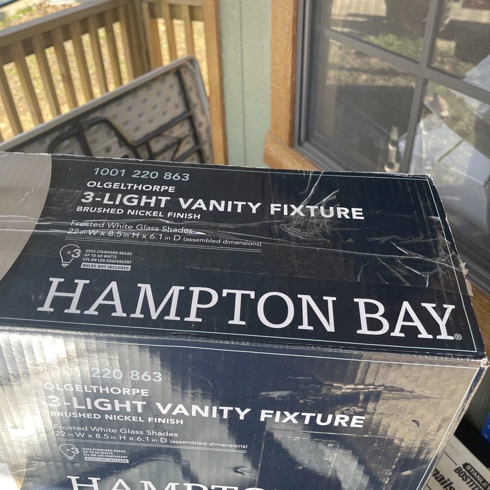 Tocador tradicional Olgelthorpe de níquel cepillado de 3 luces Foto 4 de 4