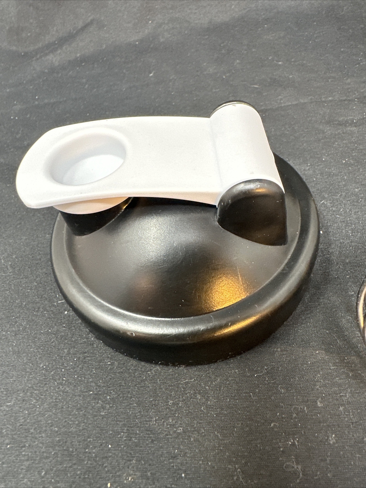 SHAKER/MIXER WISK-BLENDER BOTTLE-PROTEIN SHAKES-CLEAR-BPA FREE-GNC, EXC