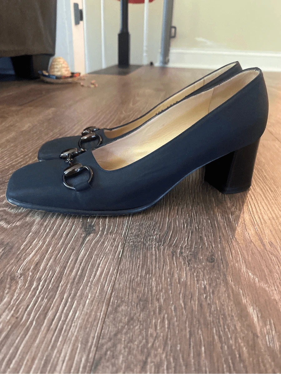 Matte shop black pumps